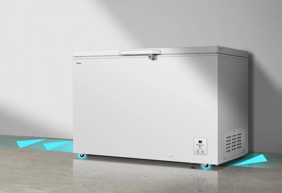 Απεικονίζεται ο καταψύκτης εν κινήσει.